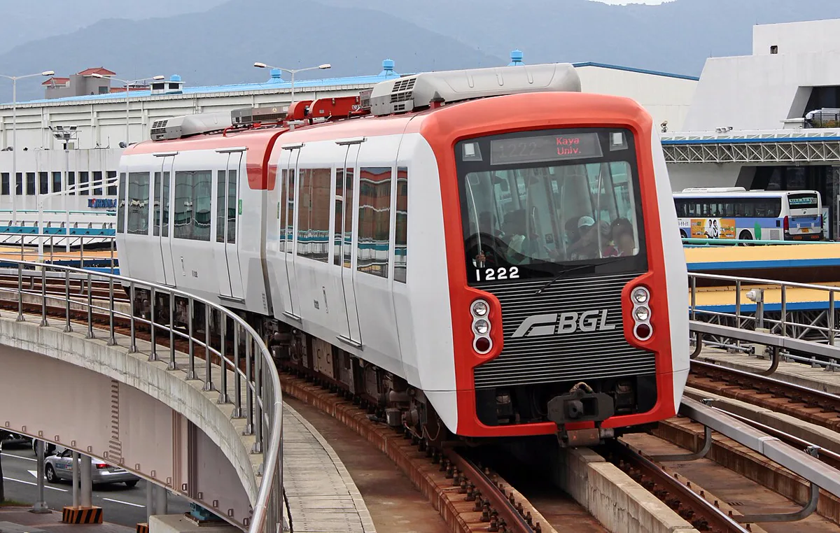 【2026年最新】金海(キメ)空港から釜山市内へ|西面・釜山駅・海雲台・南浦への行き方(軽電鉄・リムジンバス・タクシー)