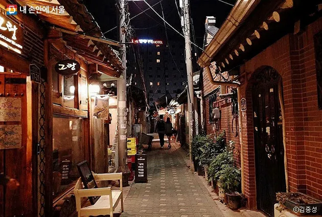 夜の益善洞の路地