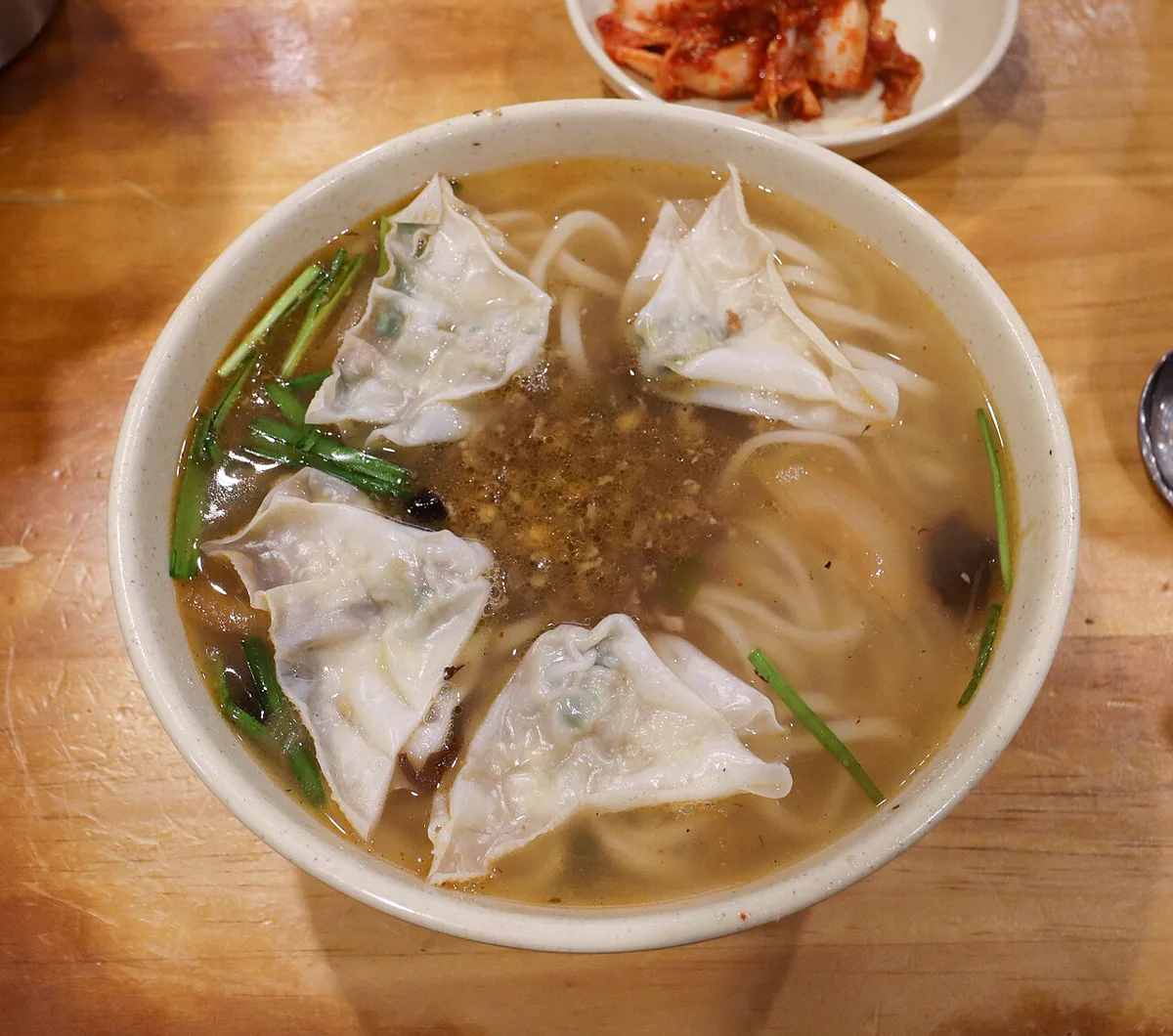 明洞餃子のカルグクス