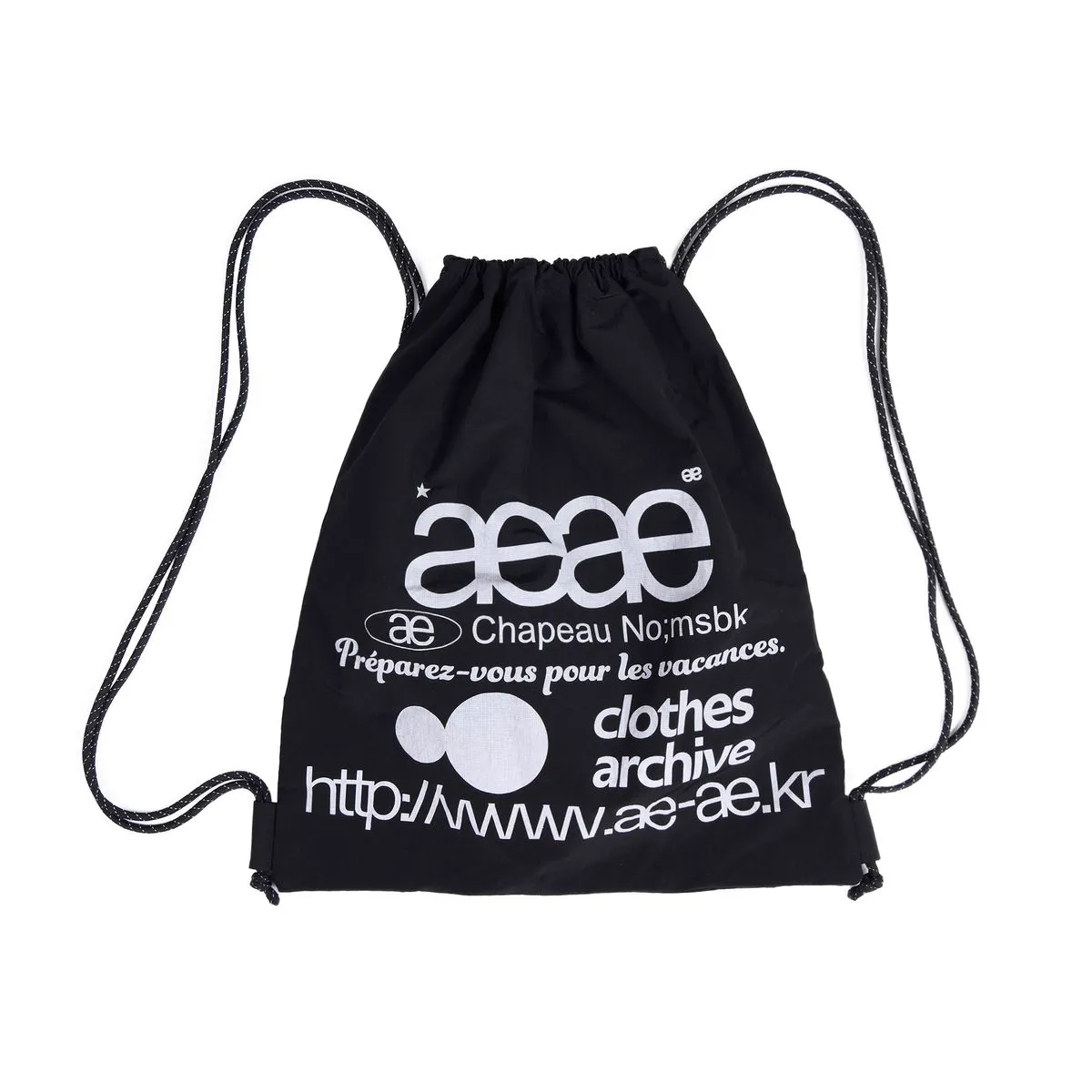 aeaeのウェブロゴ ジムサック（ブラック）。巾着型でロゴが大きく入る