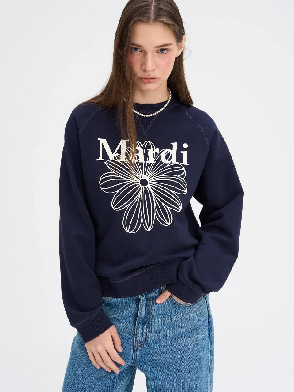 Mardi Mercrediのフラワーロゴのスウェット（ネイビー）