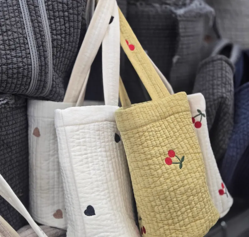さくらんぼとハートの刺繍のヌビトート
