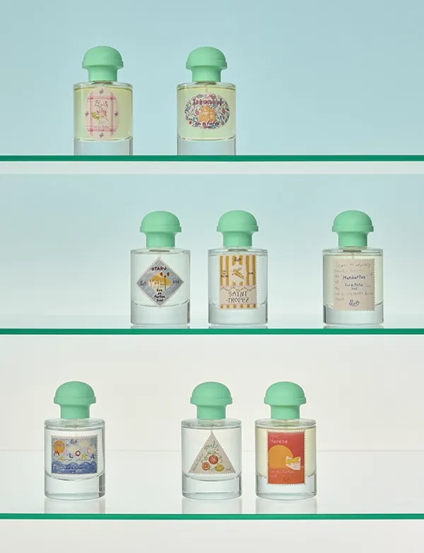 Postesのオードパルファン。ミントグリーンのキャップのボトルが並ぶ
