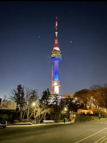 ライトアップされたNソウルタワー