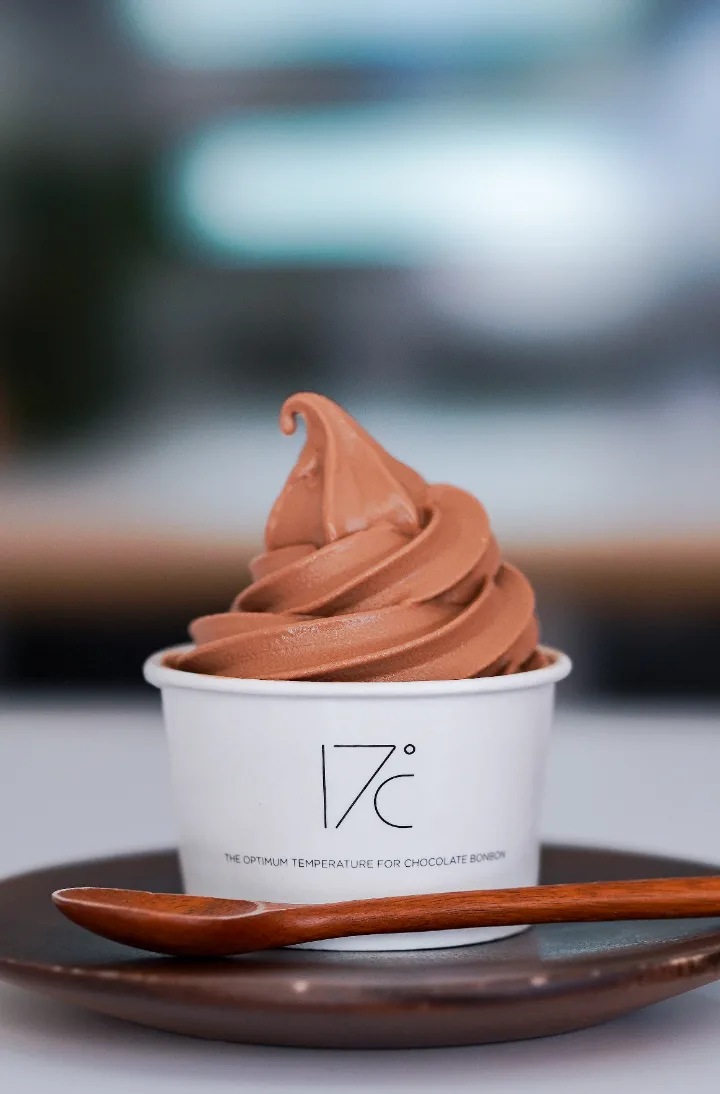 グアナラ70％チョコレートソフトクリーム