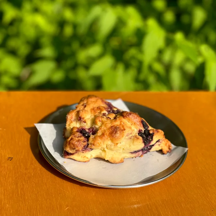 ブルーベリーとホワイトチョコのスコーン