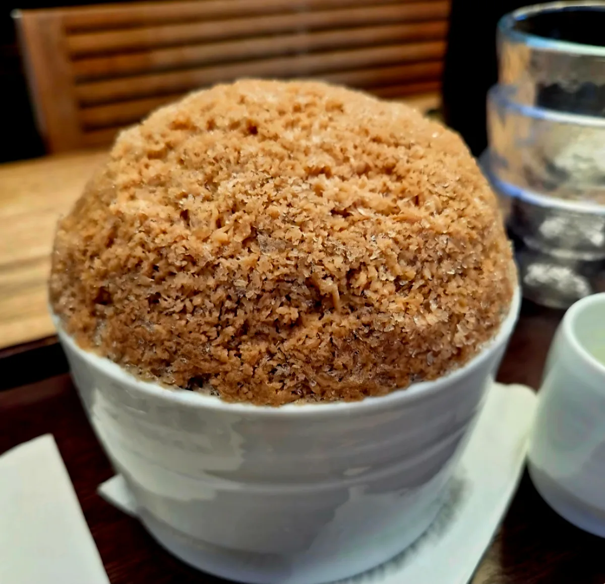 紅茶ピンスとナッツの小皿