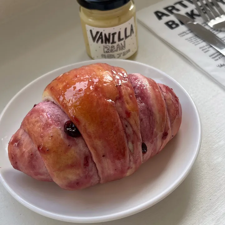 ブルーベリー塩パン
