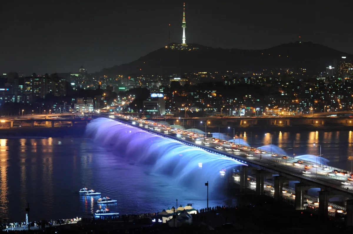 盤浦漢江公園 — 盤浦大橋の噴水と夜景