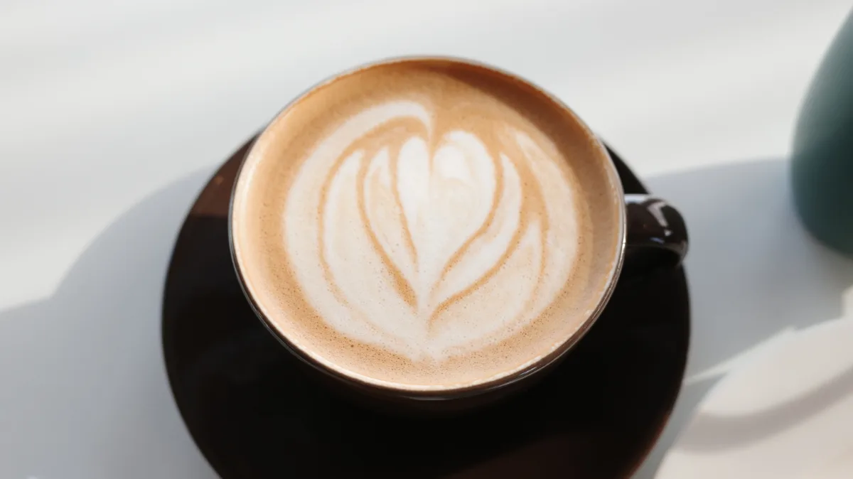 BEAN BROTHERS COFFEE HOUSE — ハート模様のラテ
