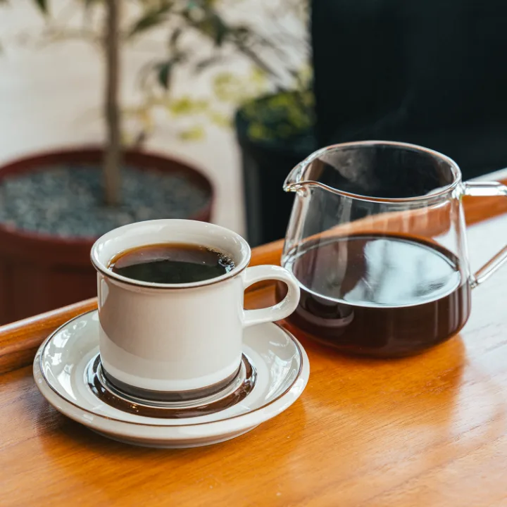 BEAN BROTHERS COFFEE HOUSE — カップのフィルターコーヒーとサーバー