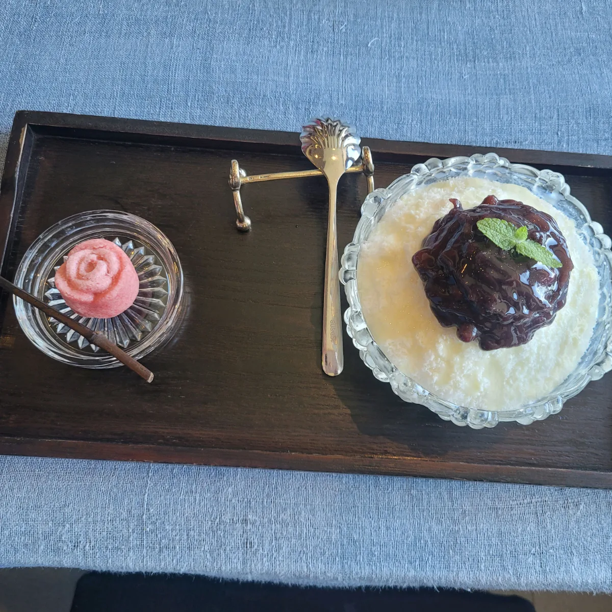 非非非堂 — 小豆のかき氷と薔薇の練り菓子