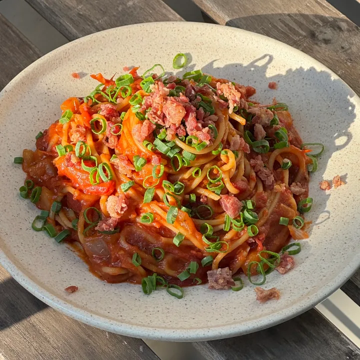 ベーコンのトマトパスタ