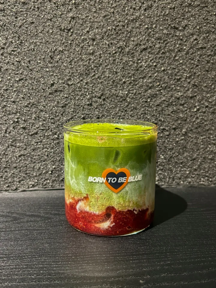 STRAW BERRY MATCHA