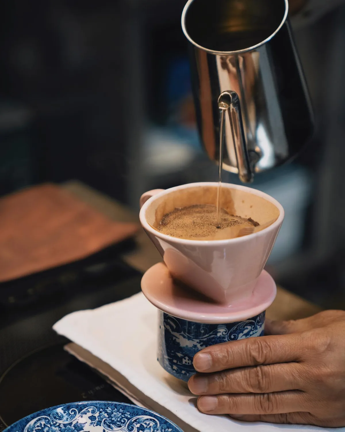 ハンドドリップ中のコーヒー