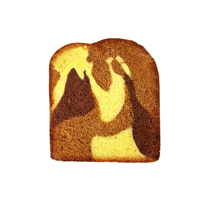 3色の生地を重ねたパウンドケーキ