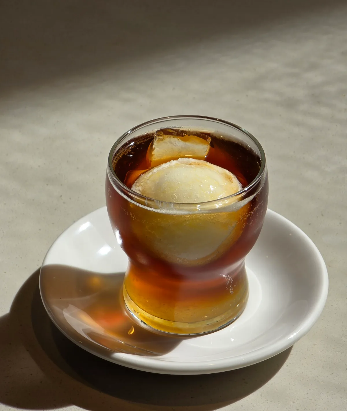 COFFEE LIBRE 延南店 — レモンソルベ入りの炭酸コーヒー
