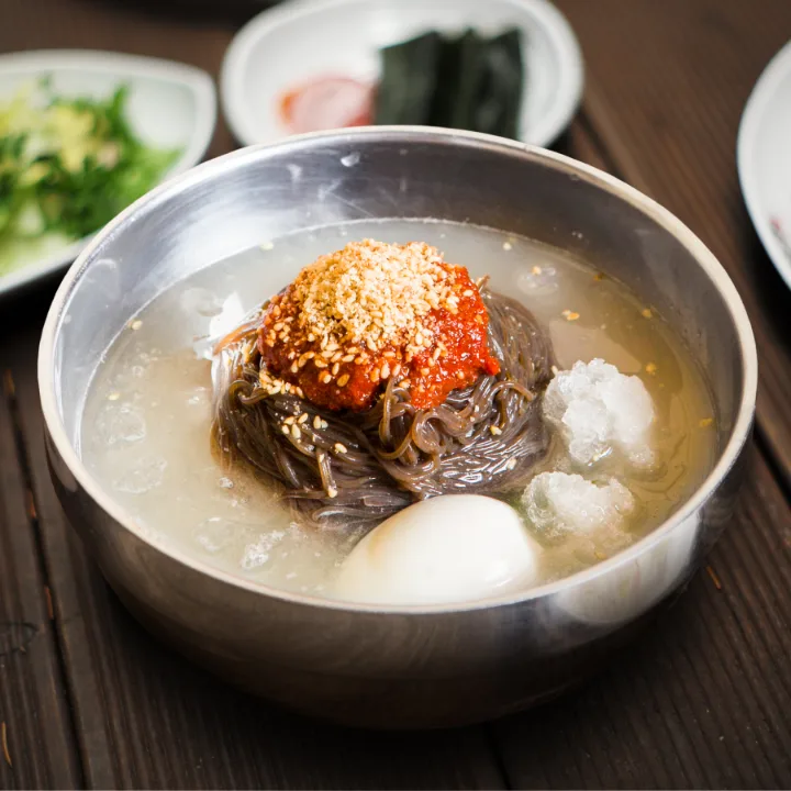 葛入り水冷麺