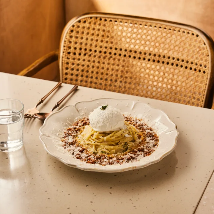 チーズをまとったロゼパスタ