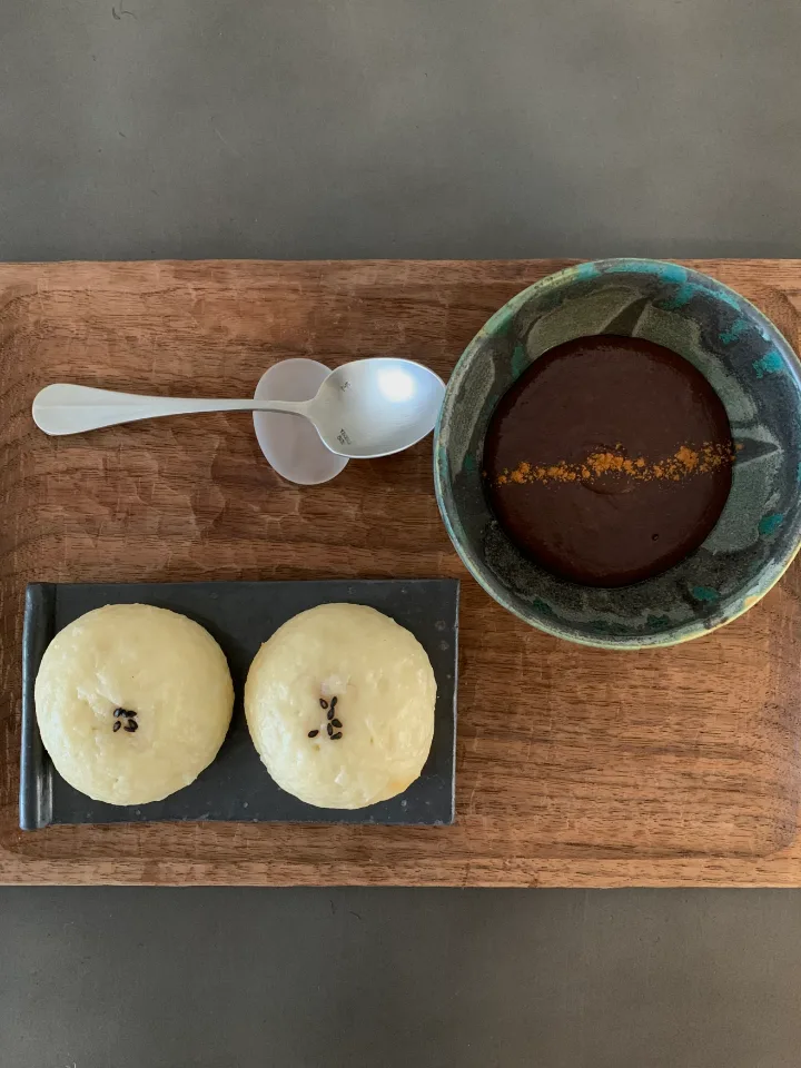 蒸しパンと小豆粥のセット