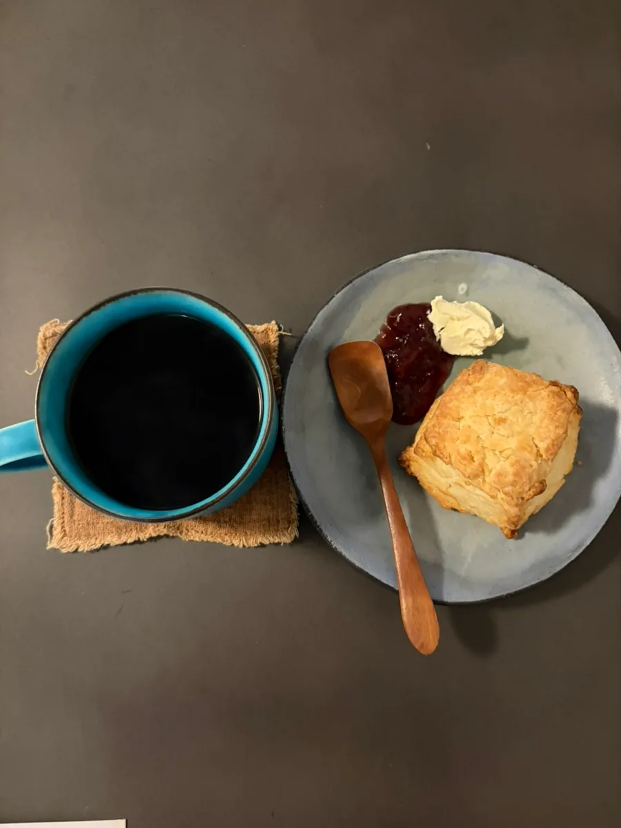 コチョ — コーヒーとスコーンのセット