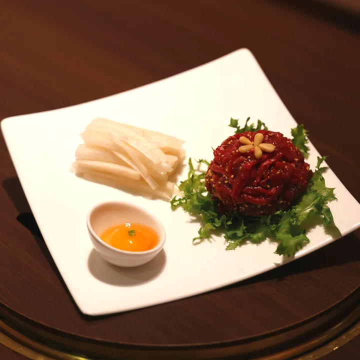 ユッケ（100g）