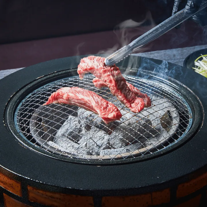 熟成生牛カルビ肉（120g）
