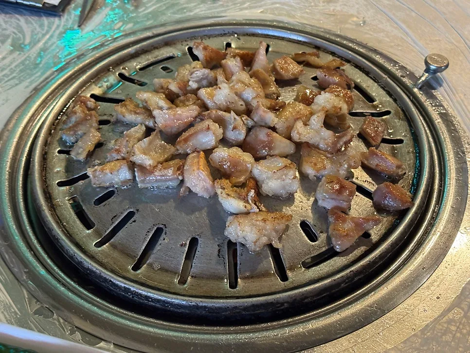 広安里マクチャンチプ 本店 — 丸い鉄板で焼ける牛マクチャン