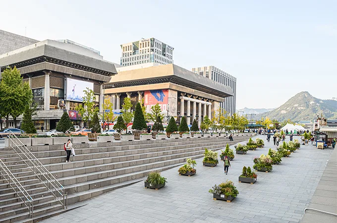 世宗文化会館前の石段広場
