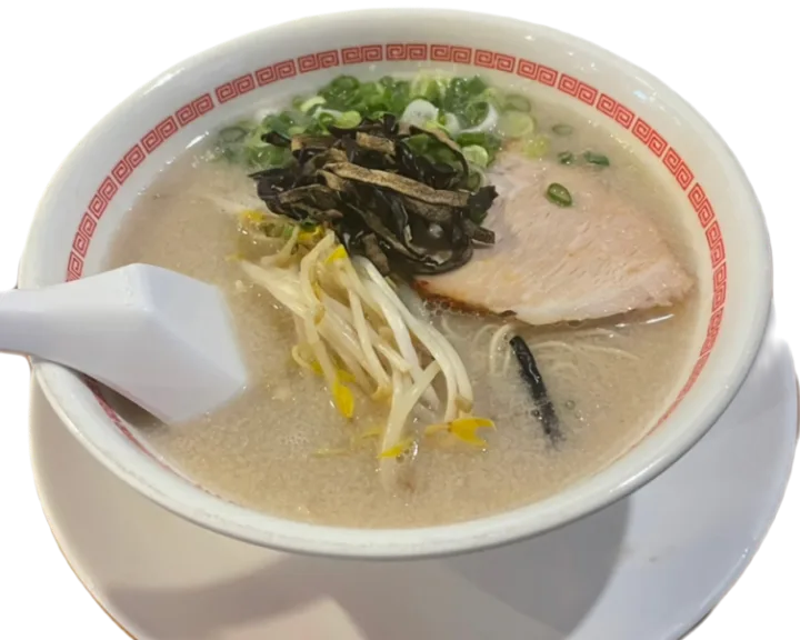 豚肉ときくらげ入りの白濁ラーメン