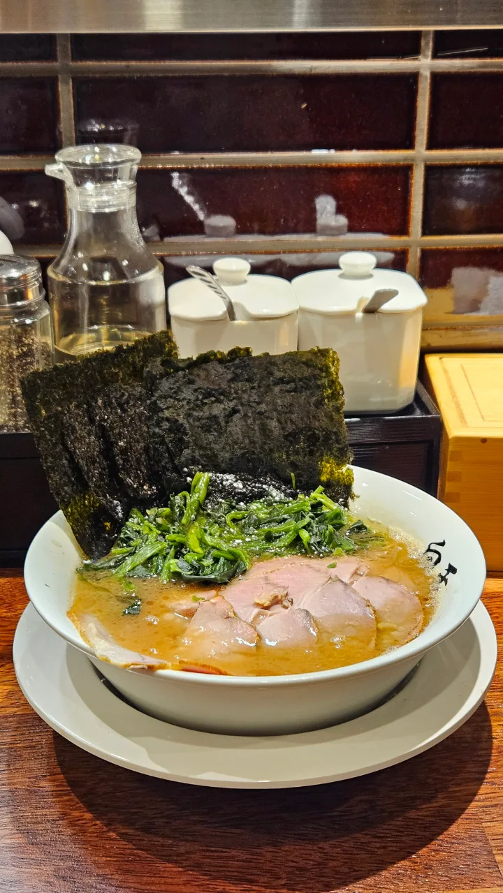 白天の家系ラーメン