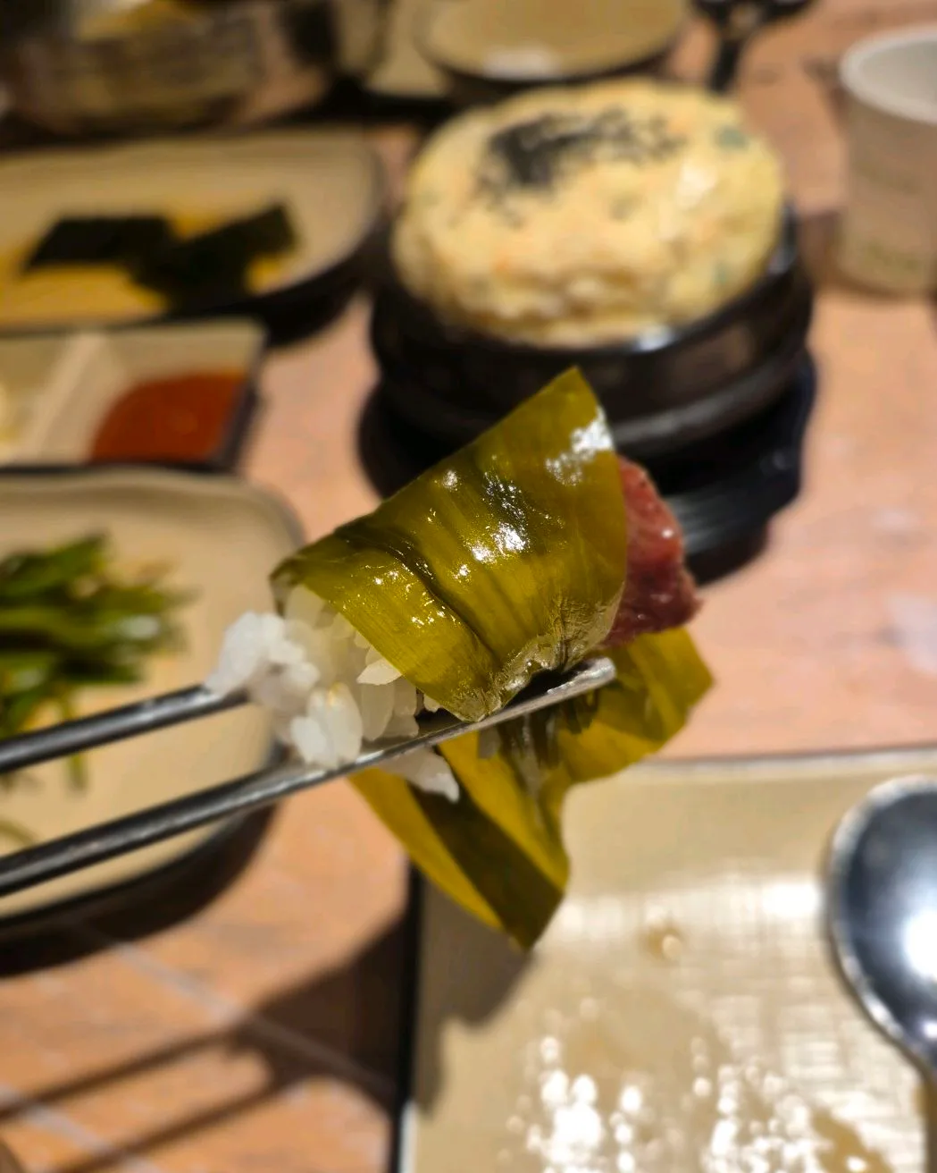 ミョンイナムルで包んだ豚肉