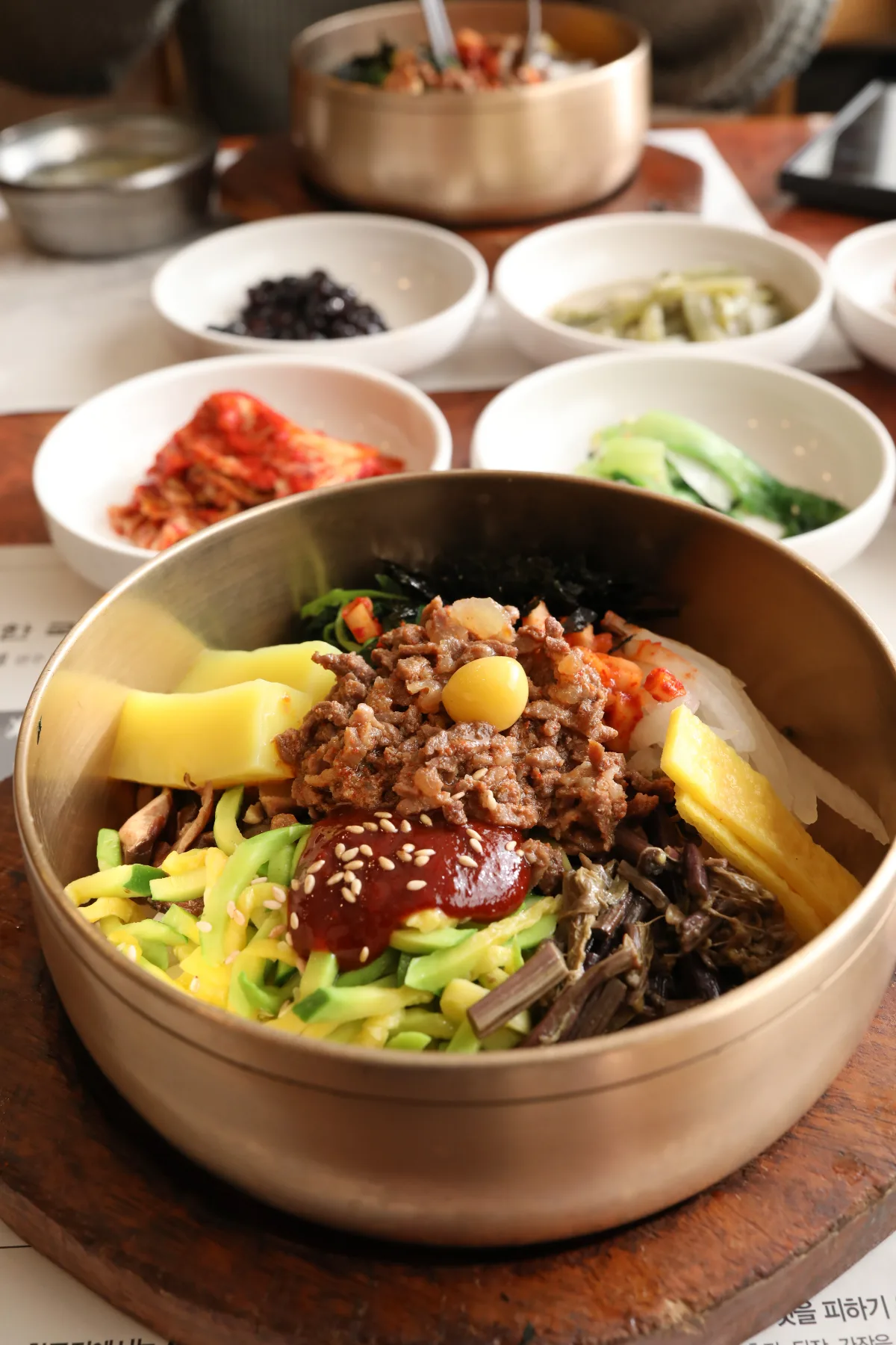 韓国チッ 全州本店 — 真鍮器の牛肉ビビンバ