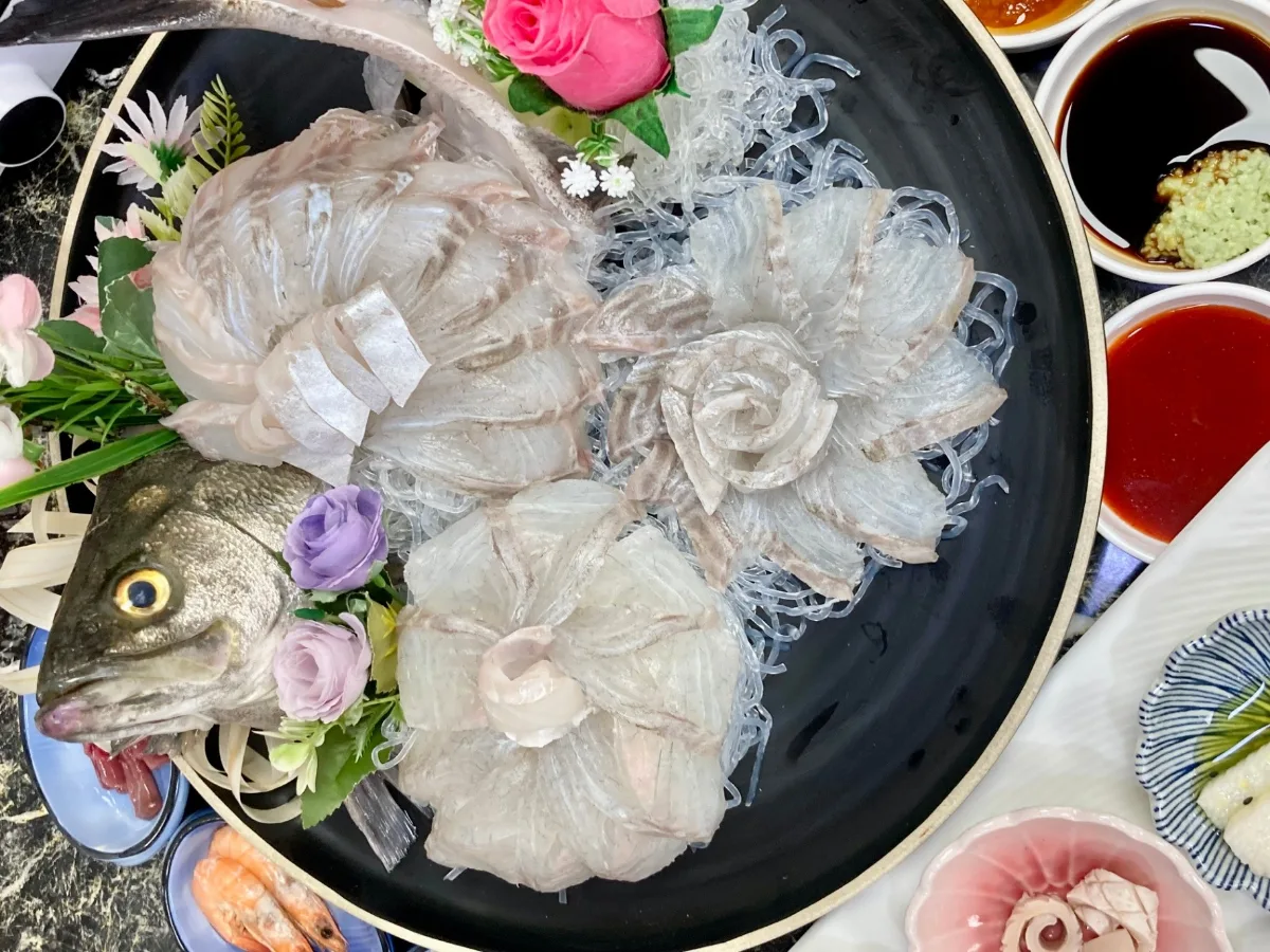 魚姿造りの刺身盛り