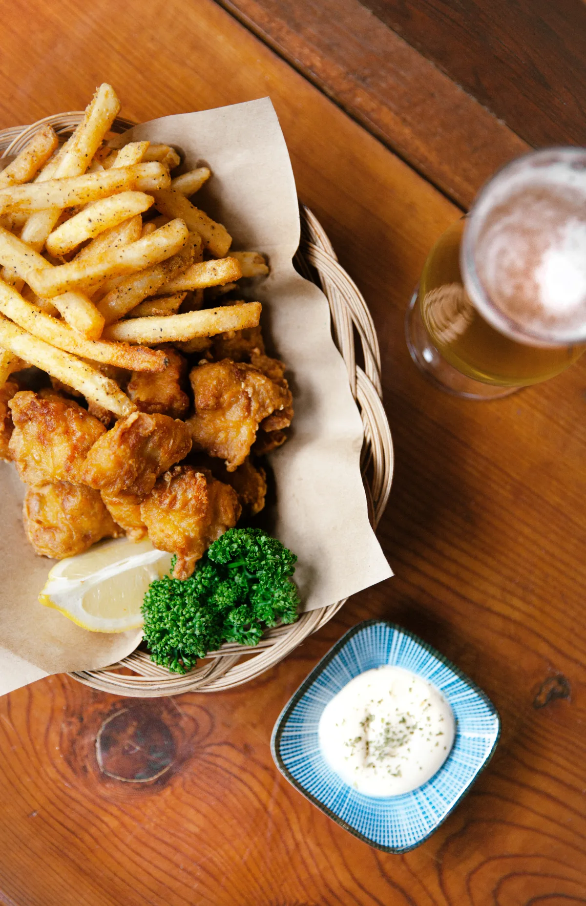 唐揚げとポテトとビール