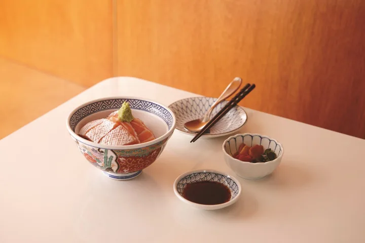 サーモンハラス丼