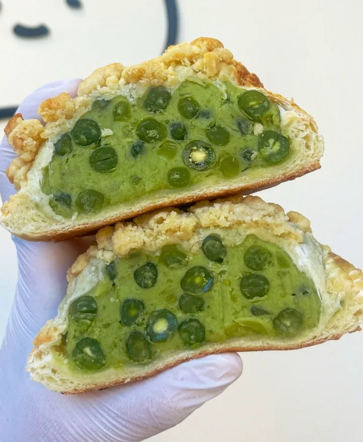 えんどう豆そぼろパン