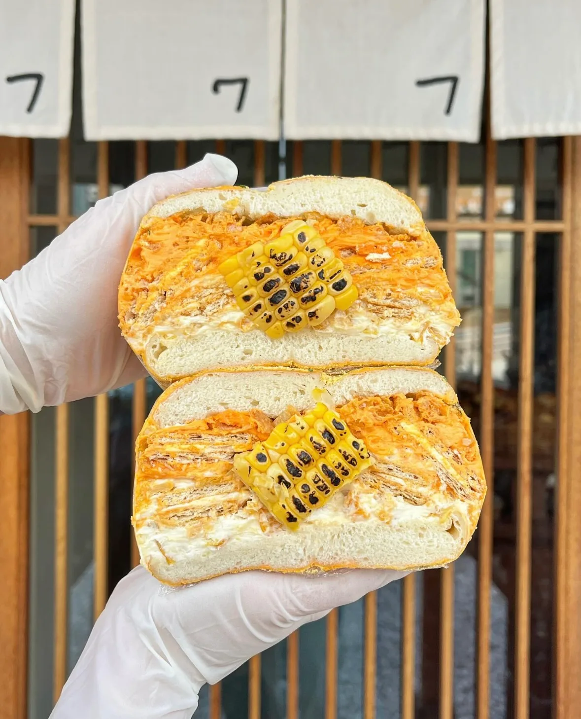 焼きとうもろこし入りサンド