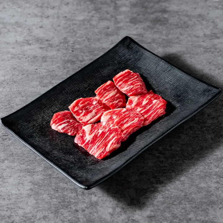 牛カルビの霜降り肉（120g）