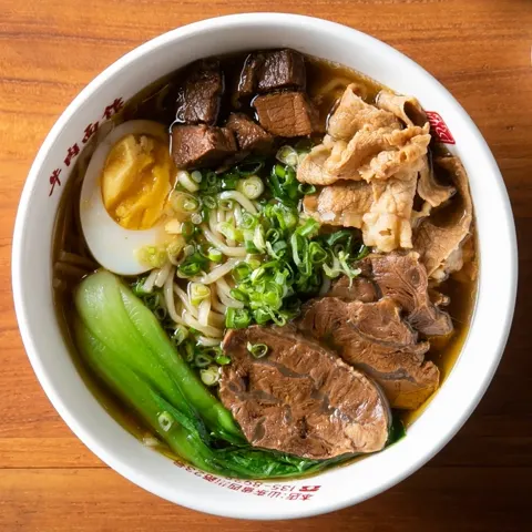 ジンジュン牛肉麺館 本店