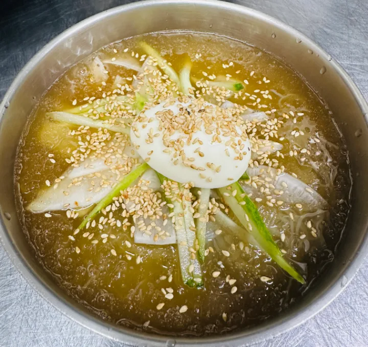 ムルレンミョン（冷たいスープの冷麺）