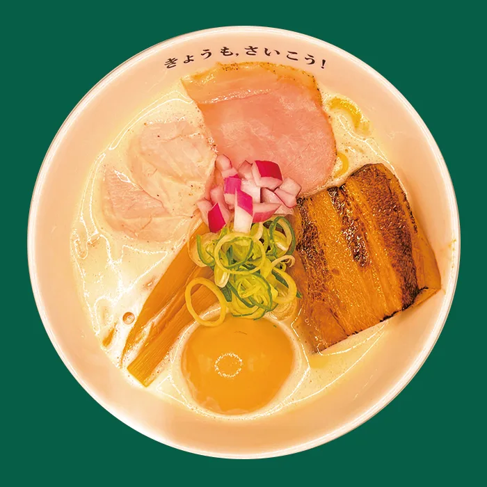 白い鶏白湯と炙り豚の一杯
