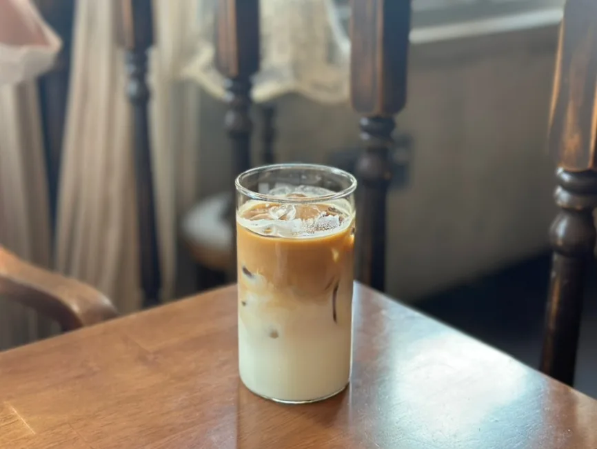 MAIL ROOM 新堂店 — ミルクとコーヒーが重なるラテ