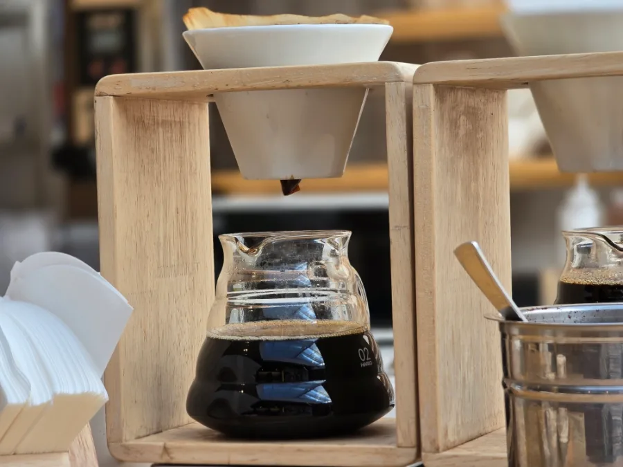 木枠のドリップコーヒー器具