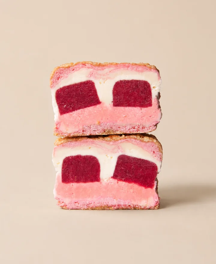 ダブルいちごマンモスパン