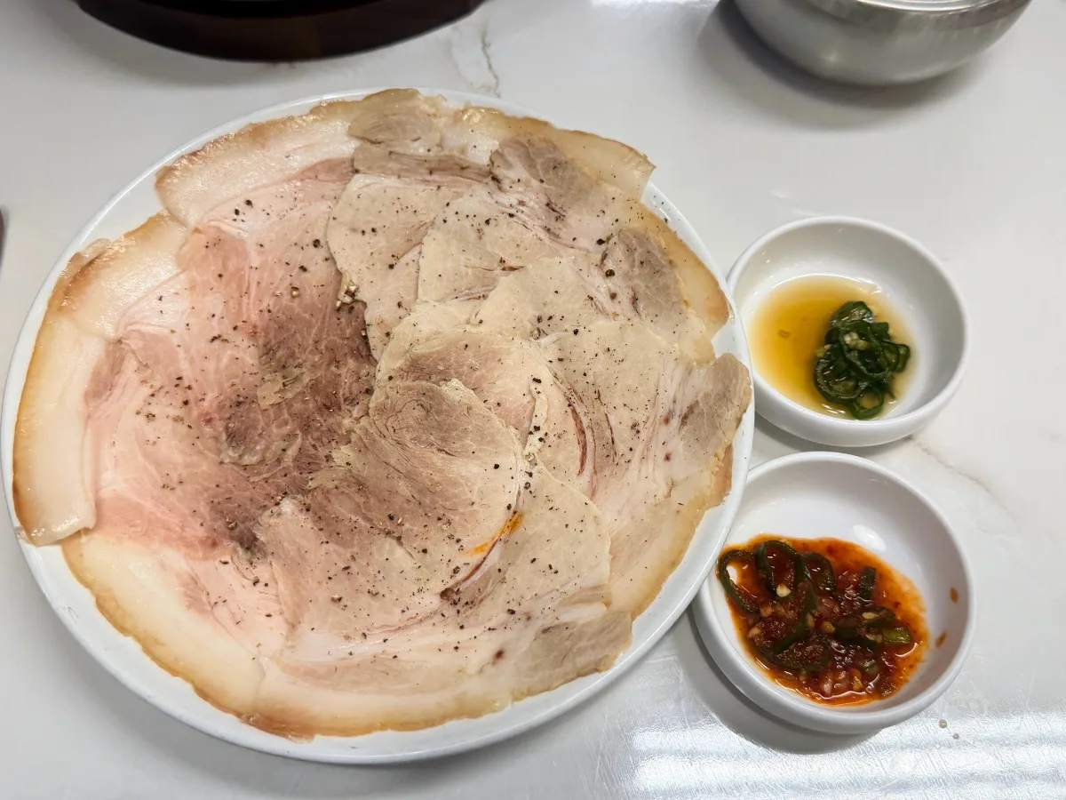 薄切りの冷製豚肉