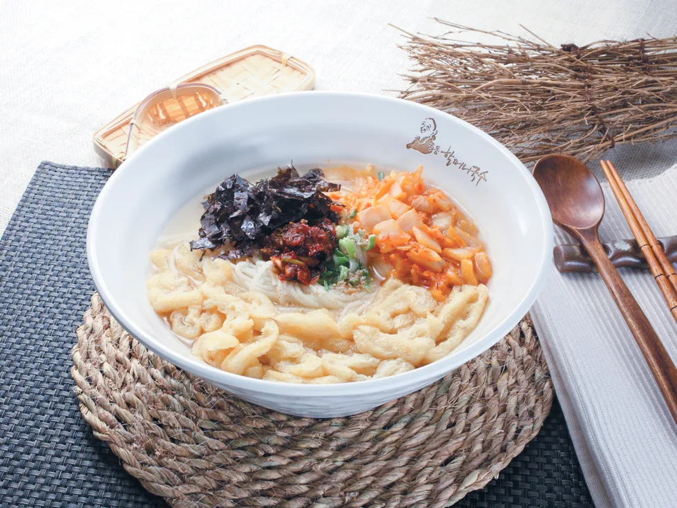 油揚げとキムチの温麺