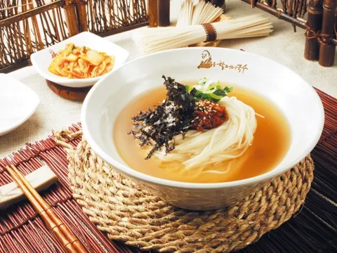 明洞ハルモニククス 本店