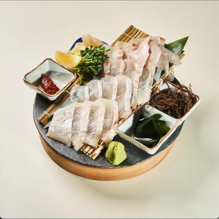1％大ヒラメの熟成刺身（中）