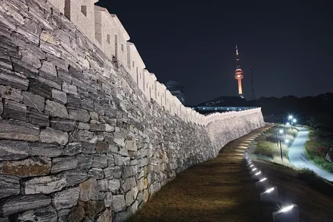南山公園 白凡広場